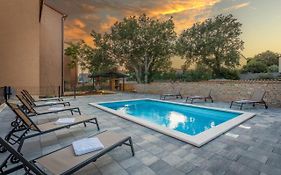 Apartments Cesare With Shared Pool